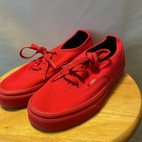 Red vans - Picture 6 of 7
